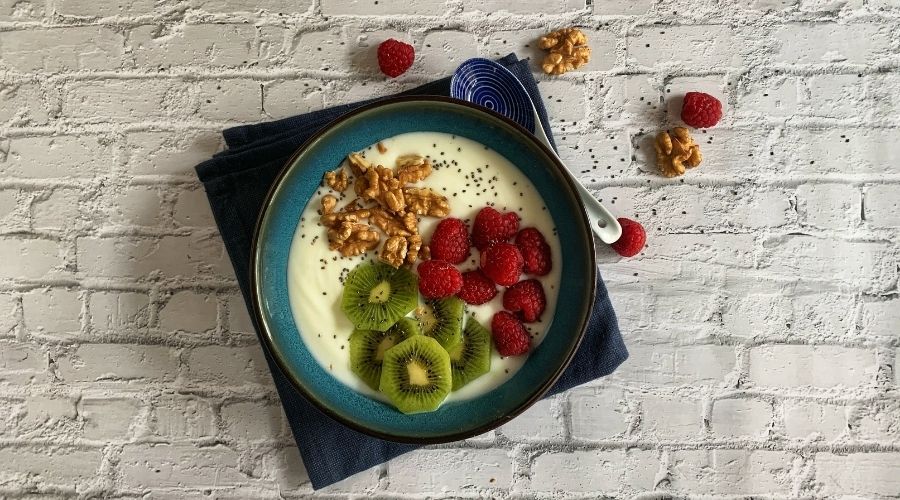 Vegan breakfast bowl met walnoos & frambozen - Bodystore.nl